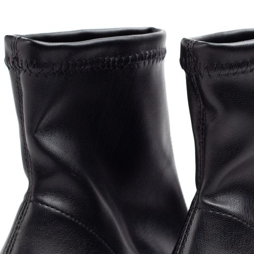 Bota Feminina Bebecê com Salto Bloco e Bico Quadrado Preto