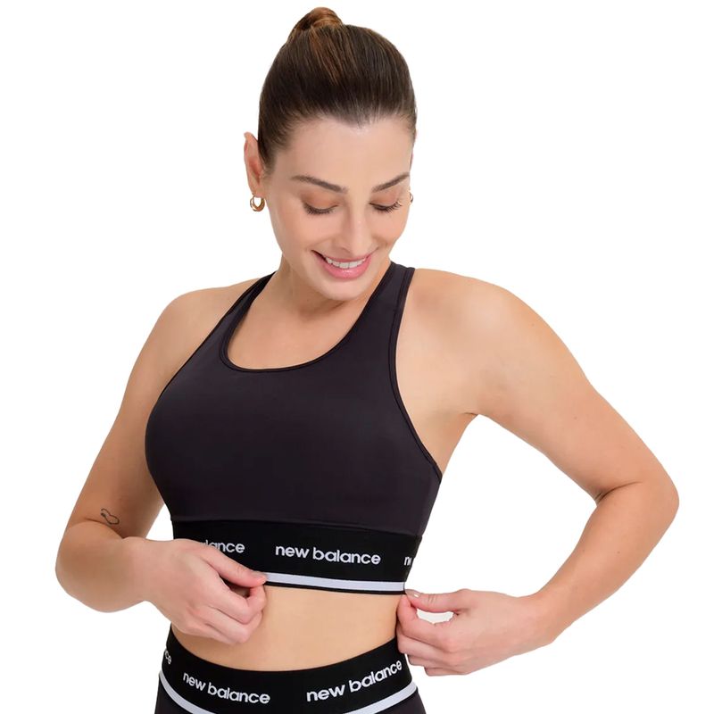 top-feminino-new-balance-essentials-wb41048b-preto-branco-10.37342-a