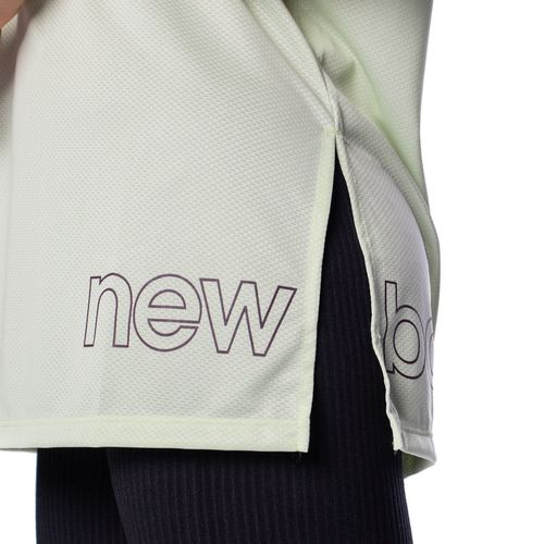 Camiseta Feminina New Balance Essentials Verde Claro
