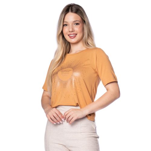 T-Shirt Feminina Olho Fatal Com Estampa e Brilhos Caramelo