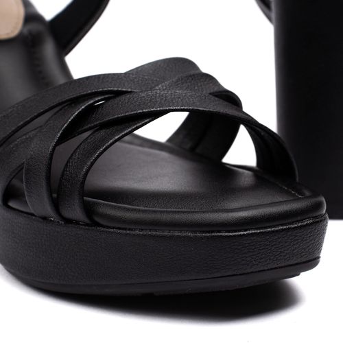 Sandália Feminina Modare Meia Pata com Tiras Cruzadas Preto