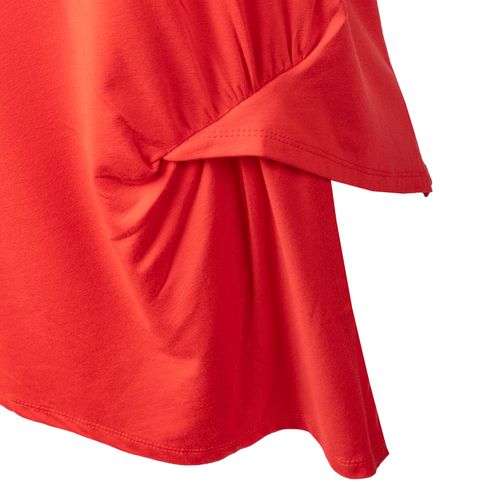 T-Shirt Feminina Olho Fatal Plus Size com Recorte e Drapeada Vermelha