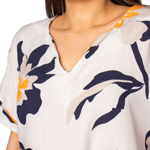 Blusa Feminina Averzzy Estampa Flores Ampla Branco