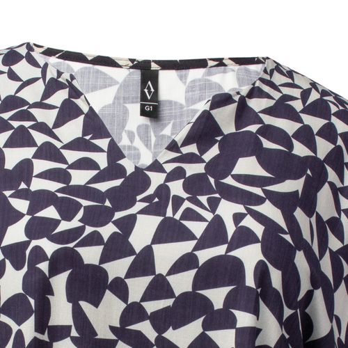 Blusa Feminina Averzzy Plus Size Estampada com Dobra na Manga Marinho