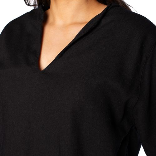 Blusa Feminina Biamar com Decote Cavado Preto