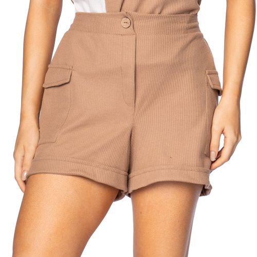 Short Feminino Giraffe com Bolso Cargo Marrom