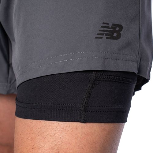 Short Masculino New Balance Essentials com Compressão de Tactel Cinza