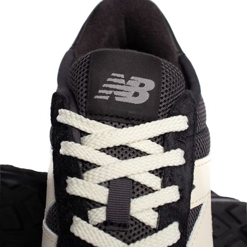 Tênis Masculino New Balance 370 Preto/bege