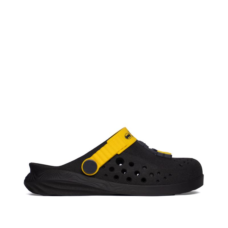 sandalia-babuche-infantil-grendene-23132-be375-liga-justica-epic-batman-dc-preto-amarelo-10.45118-a.jpg