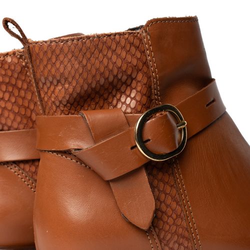 Bota Feminina Bottero de Couro Cano Curto Marrom