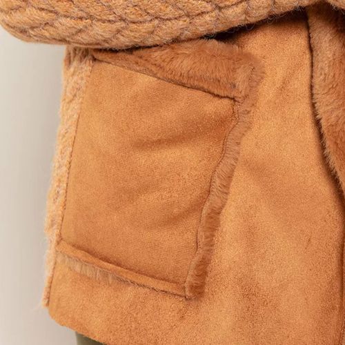 Casaco Feminino Biamar Detalhes em Pelúcia Caramelo