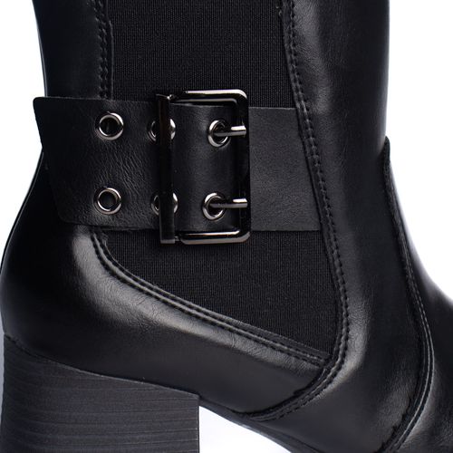 Bota Feminina Ramarim Cano Curto com Detalhe Fivela Preto