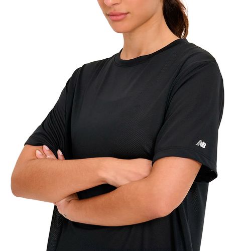 Camiseta Feminina New Balance Essentials Tecido Leve Preto