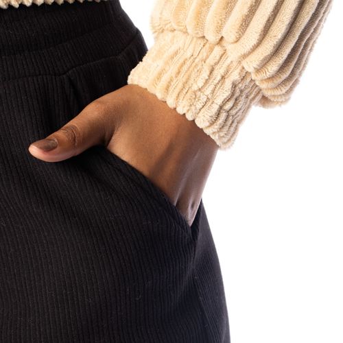 Calça Feminina Facinelli Reta Cotelê Bolsos Preto