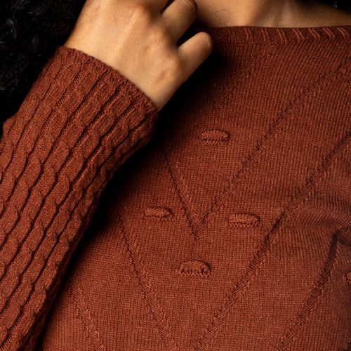 Blusa Feminina Oliveira Malhas Manga Bufante Relevo Marrom