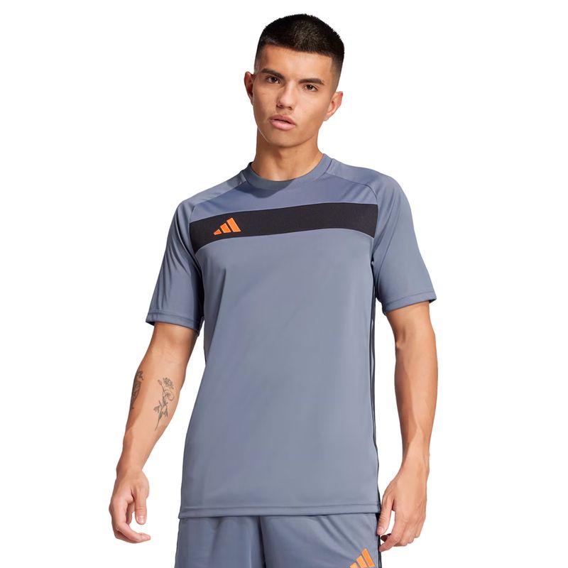 camisa-masculina-adidas-jd0453-tiro-essentials-slim-cinza-preto-laranja-10.44598-a