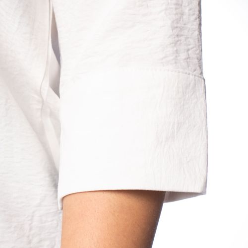 Camisa Feminina The Style Box com Bolsos Off White