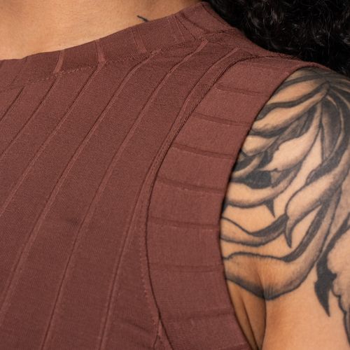 Blusa Feminina Cativa Regata Decote Quadrado Canelado Marrom