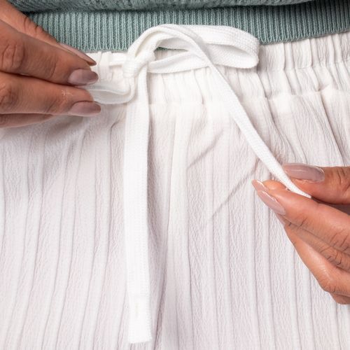 Calça Feminina Facinelli Reta Texturizada Branca