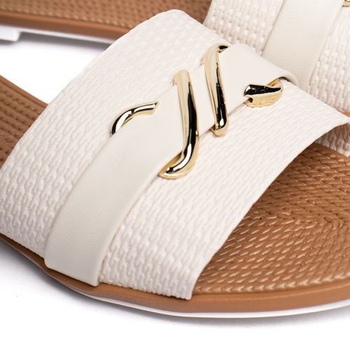 Rasteira Feminina Moleca em Napa com Pesponto e Detalhe Dourado Off White