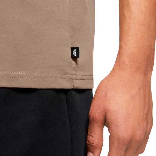 Camiseta Masculina Nike SB Oversized Marrom Claro/Azul