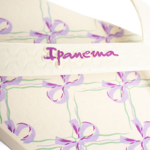 Chinelo Feminino Grendene/Ipanema Happy PVC Bege/Lilás