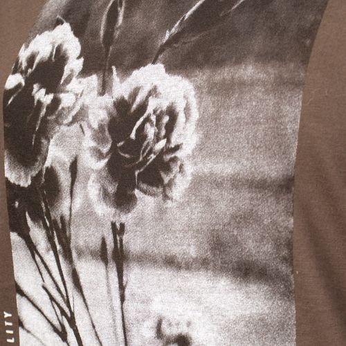 Camiseta Feminina Olho Fatal Estampa Floral Marrom/Cinza