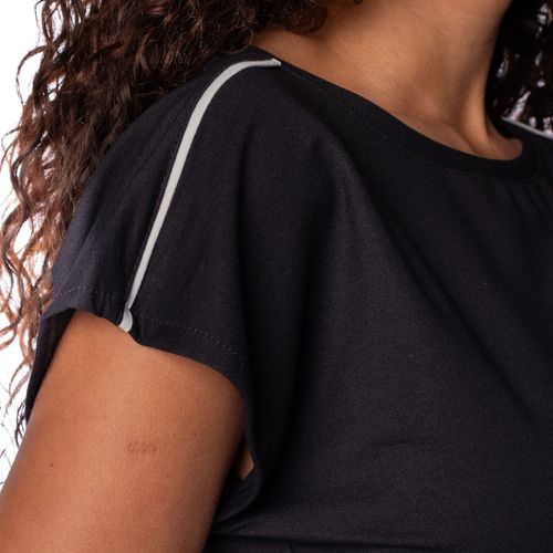 Blusa Feminina Giraffe Manga Curta com Filete na Manga Preto
