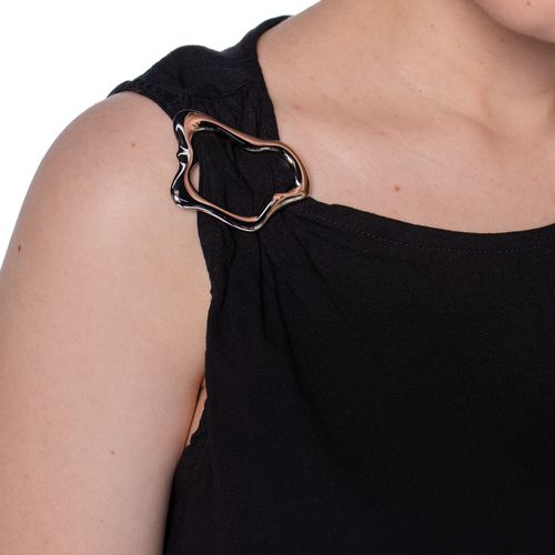 Blusa Feminina Giraffe Regata Detalhe Metálico Preto