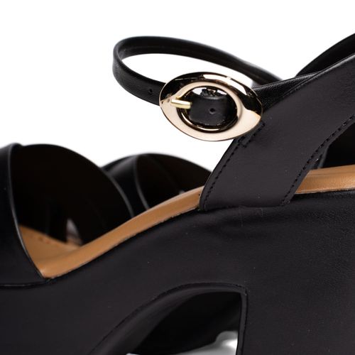 Sandália Feminina Bebecê Meia Pata Tiras Largas Preto