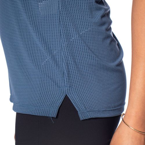 Regata Feminina Estilo do Corpo UV35 Microfuros Marinho