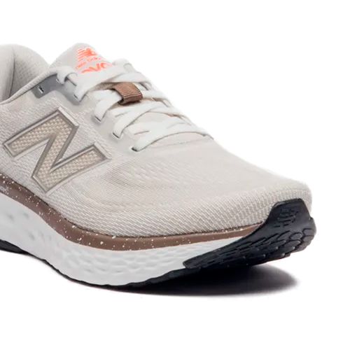 Tênis Feminino New Balance Fresh Foam X Evoz V4 Off White/Marrom