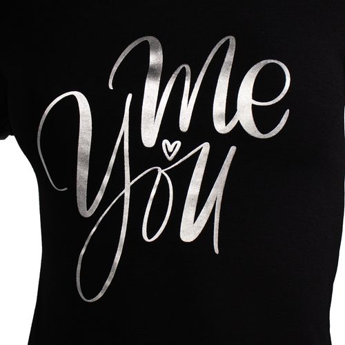 Camiseta Feminina Vitória Lettering Envernizado Marrom